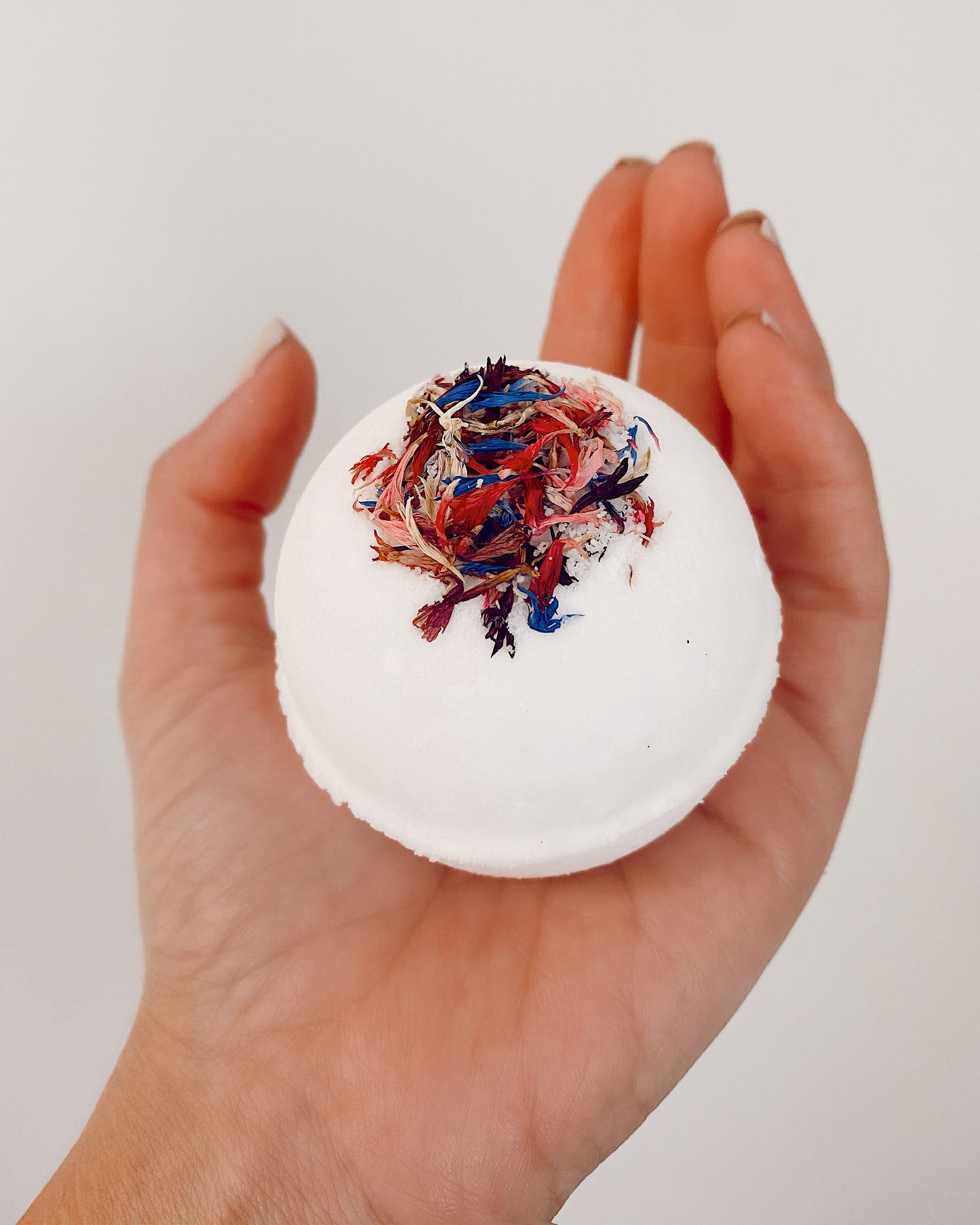 B A T H FIZZ B O M B || 6 OZ.